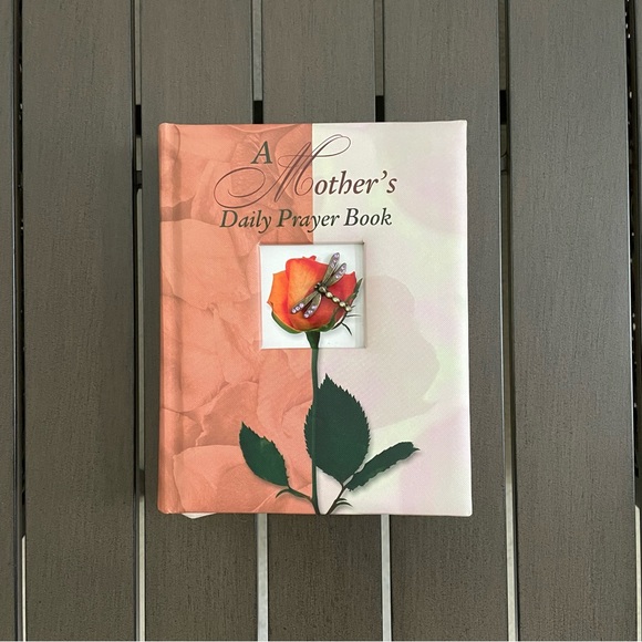 ⚡️FINAL PRICE⚡️ ‘A MOTHER’S DAILY PRAYER BOOK’ 366-DAY HARDBACK DEVOTION… - Picture 1 of 14
